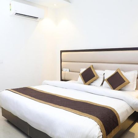 Hotel Avi Inn Amritsar Bagian luar foto
