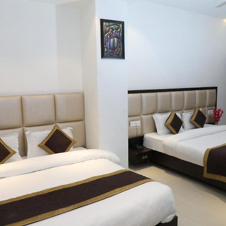 Hotel Avi Inn Amritsar Bagian luar foto