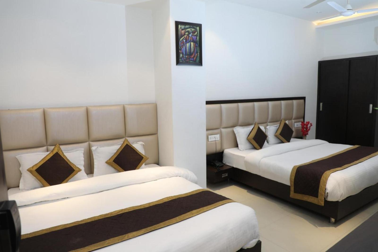 Hotel Avi Inn Amritsar Bagian luar foto