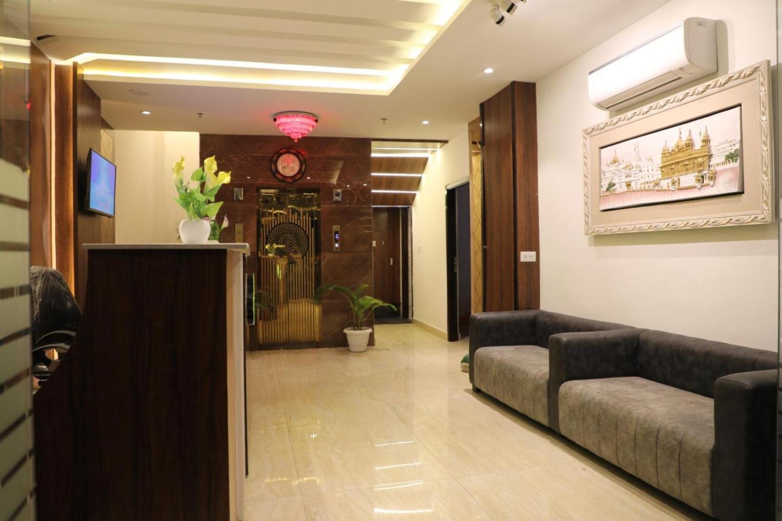 Hotel Avi Inn Amritsar Bagian luar foto