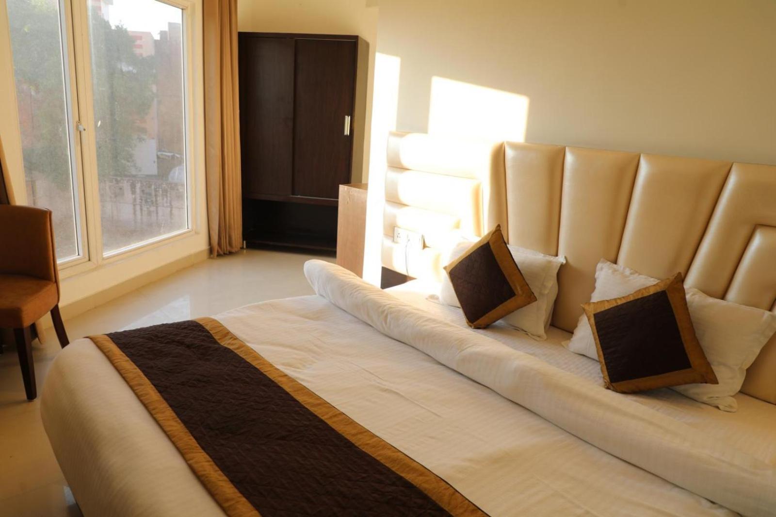 Hotel Avi Inn Amritsar Bagian luar foto
