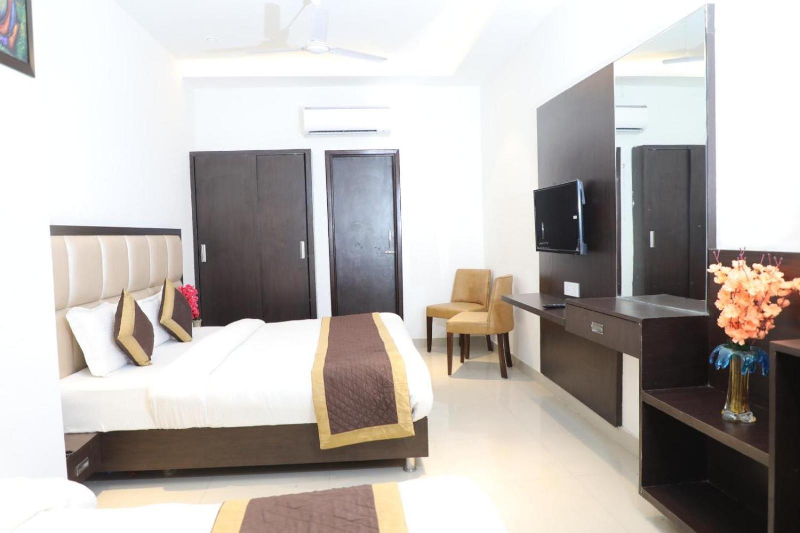 Hotel Avi Inn Amritsar Bagian luar foto
