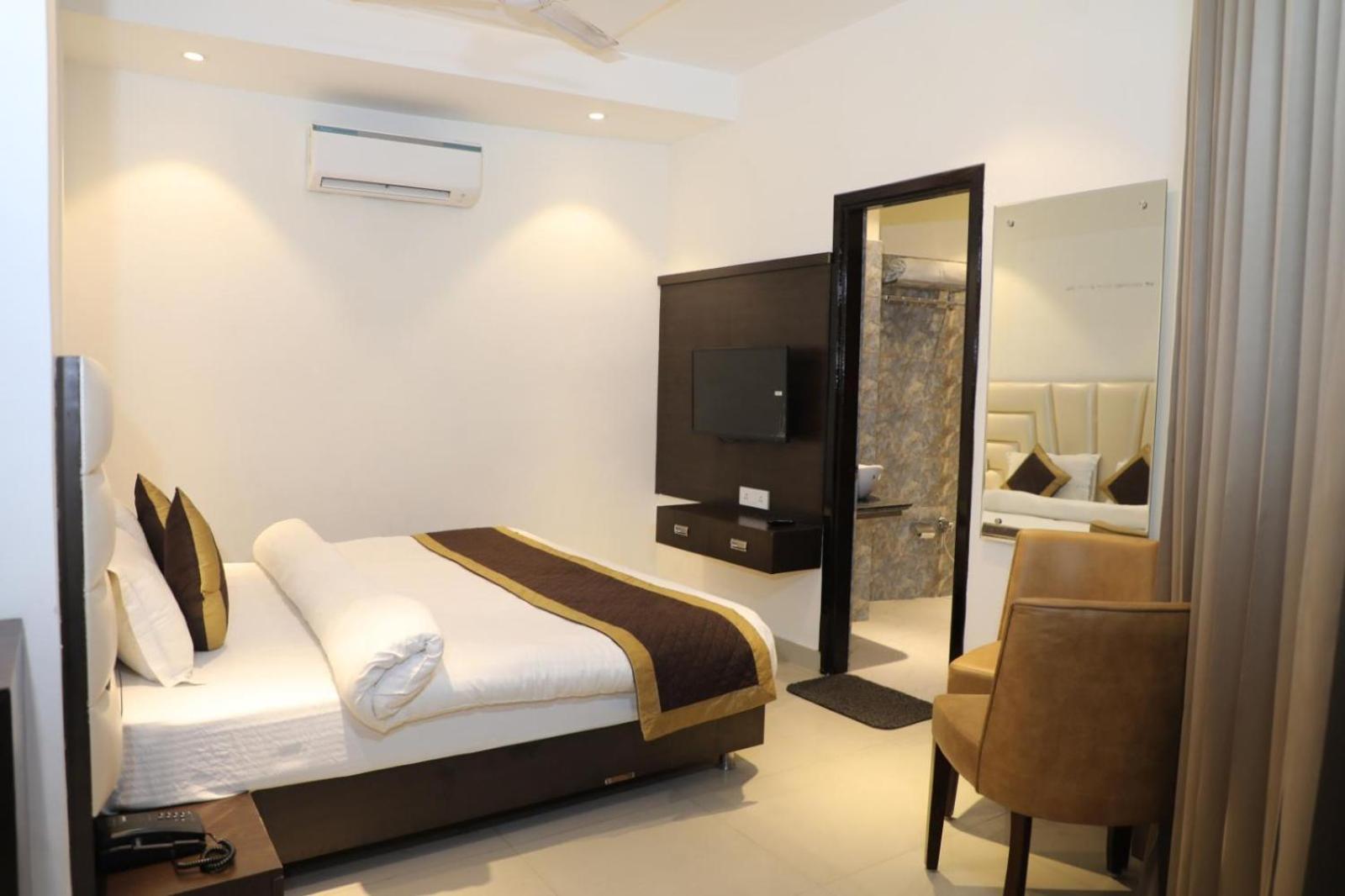 Hotel Avi Inn Amritsar Bagian luar foto