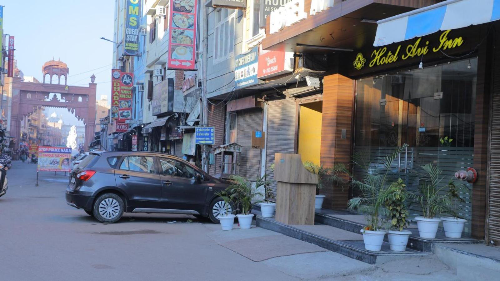 Hotel Avi Inn Amritsar Bagian luar foto