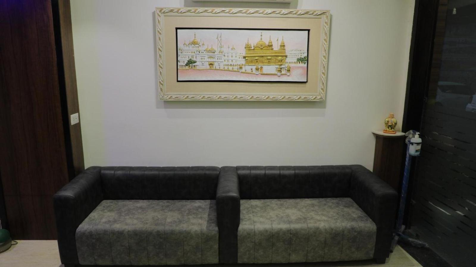Hotel Avi Inn Amritsar Bagian luar foto